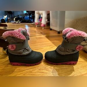 Kamik Snowbug toddler snow boots size 9